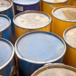 Petrolio, meglio puntare sulle azioni del settore che sul greggio