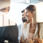 Fiducia degli investitori, sale in Asia ma scende in Nord America