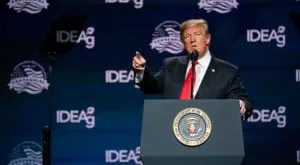 financialounge - Donald Trump muro Usa-Messico shutdown USA USAID