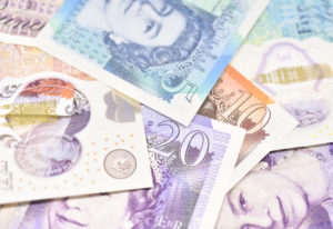 La sterlina "sottovaluta" il rischio di una Brexit senza accordo