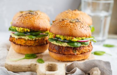 Goldman Sachs sta cercando fondi privati per la società di hamburger veg Beyond Meat?