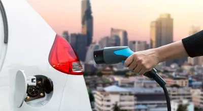 financialounge - auto elettriche batterie Legg Mason Martin Currie mobilità sostenibile Tesla Zehrid Osmani