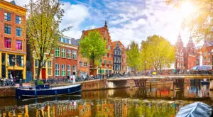 financialounge -  Amsterdam banche centrali capitalizzazione città debito mercato immobiliare