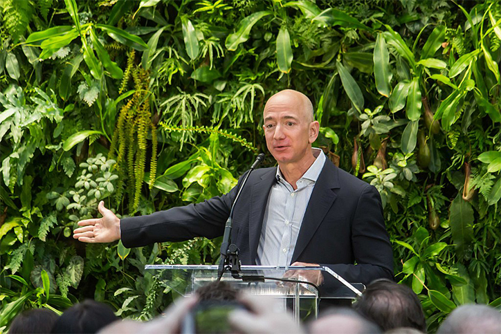 financialounge -  Amazon cloud computing Jeff Bezos leadership robotica voli spaziali