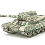 Valute, dollaro schiacciasassi spinto da incertezze e rischi globali