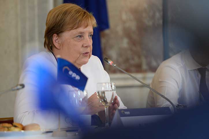 financialounge -  Angela Merkel germania Morning News