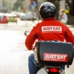 Tutti vogliono mangiarsi Just Eat, è sfida a colpi di Opa