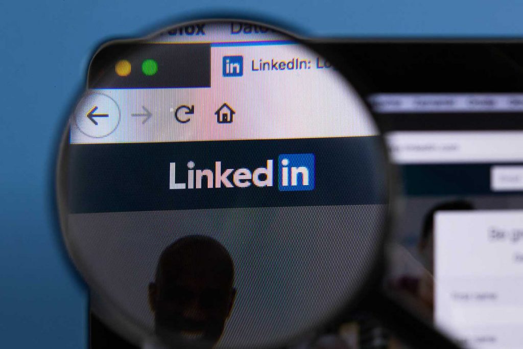 financialounge -  licenziamento LinkedIn titoli tribunale di Trapani