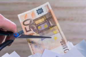 Intesa Sanpaolo non segue UniCredit: no ai tassi negativi sui conti