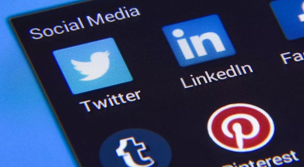 financialounge - trimestrali twitter