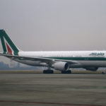 Crisi Alitalia, ora pure gli scioperi: oggi 137 voli cancellati