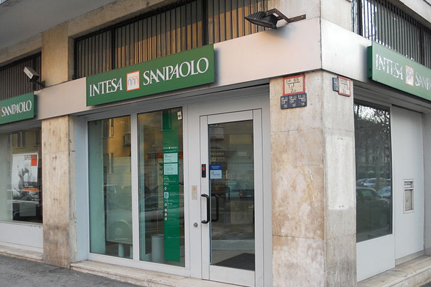 financialounge -  boom Carlo Messina credito Intesa Sanpaolo NPL ricavi utile