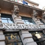 Mps crolla in Borsa dopo uscita di Axa