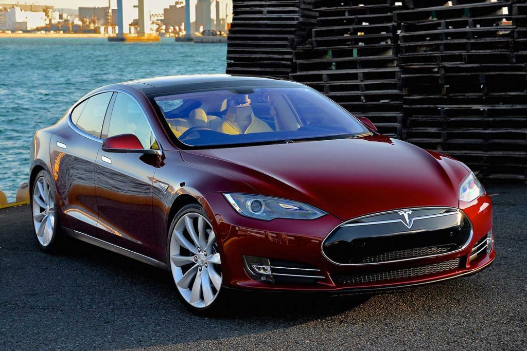 financialounge -  auto elettrica automotive Credit Suisse Tesla