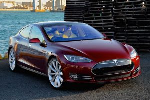 Credit Suisse: il titolo Tesla rischia un crollo del 40%
