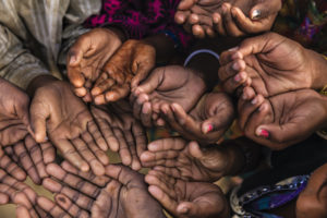 Apple, Google, Dell, Microsoft e Tesla sotto accusa per sfruttamento minori in Congo