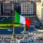 L’agenzia Fitch: alto rischio che il governo non arrivi a fine mandato