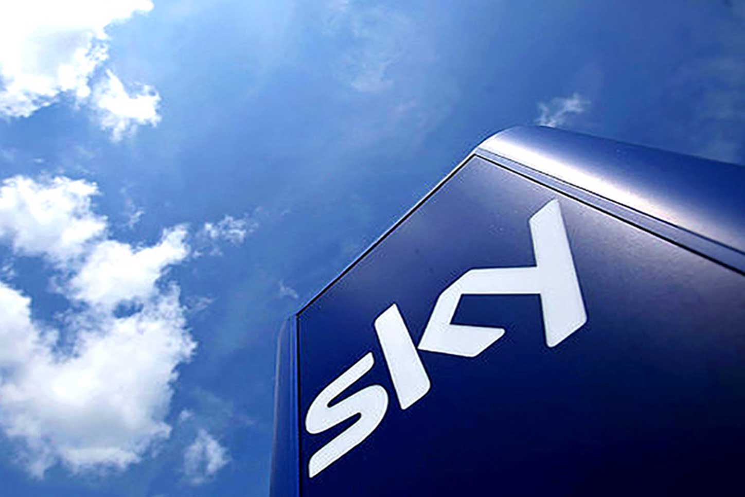 financialounge -  sky telefonia