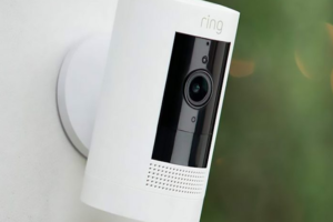 Ring, il videocitofono di Amazon sotto accusa: “spia” le persone e vende i dati?