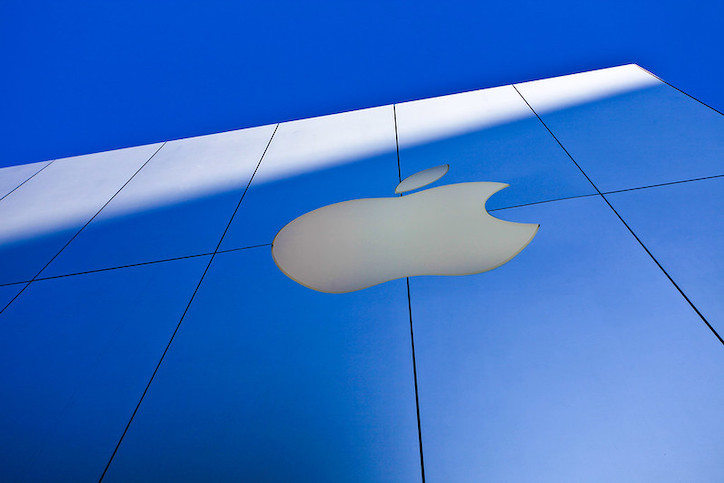 financialounge -  Apple Apple Via del Corso hi tech Roma tecnologia