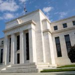 La Fed mantiene i tassi invariati. Powell: attenzione al coronavirus