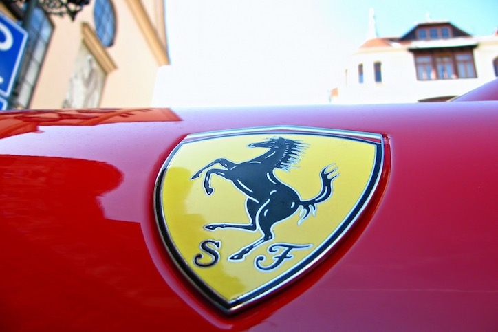 financialounge -  auto Ferrari Purosangue