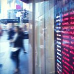 Borse e coronavirus: la Cina crolla, ma Wall Street resiste e può ripartire