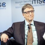 Bill Gates compra un’auto elettrica ma non è una Tesla. E Musk non la prende bene