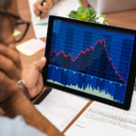 Mercati in cerca del fondo da cui riemergere