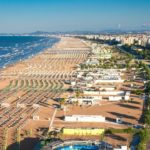 Sulle spiagge ci sarà lo “steward” per far rispettare le distanze? Questa la proposta