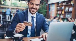 financialounge - coronavirus Covid-19 ecommerce Farfetch GAM L'Oreal lusso LVMH online Swetha Ramachandran