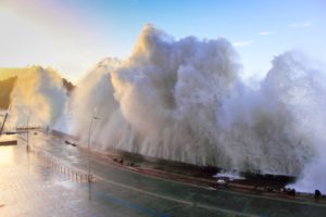 Il coronavirus, uno tsunami (in tre fasi) per l’economia e i mercati