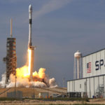 SpaceX di Elon Musk annuncia il primo viaggio per turisti spaziali