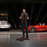 Tesla: le azioni superano i 1.000 dollari, Musk accelera sul camion elettrico