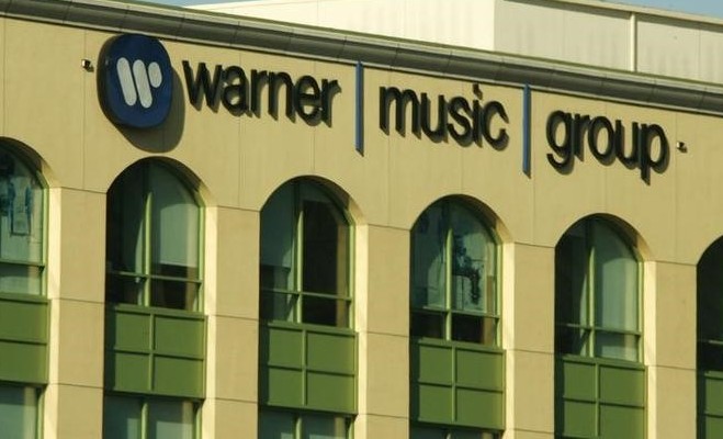 financialounge -  #BlackOutTuesday boom IPO Wall Street Warner Music Group