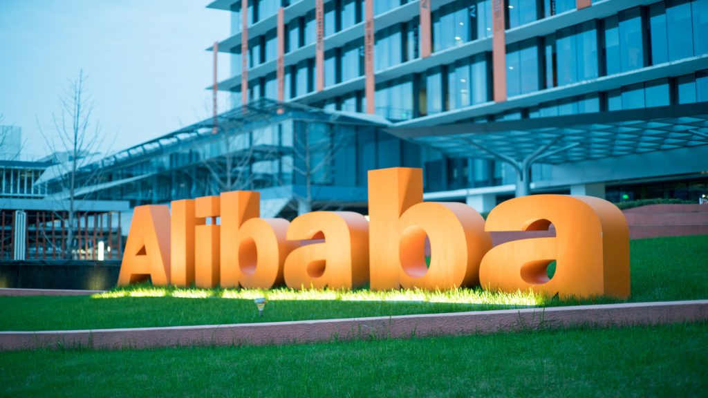 financialounge - Alibaba Amazon e-commerce smart Tech