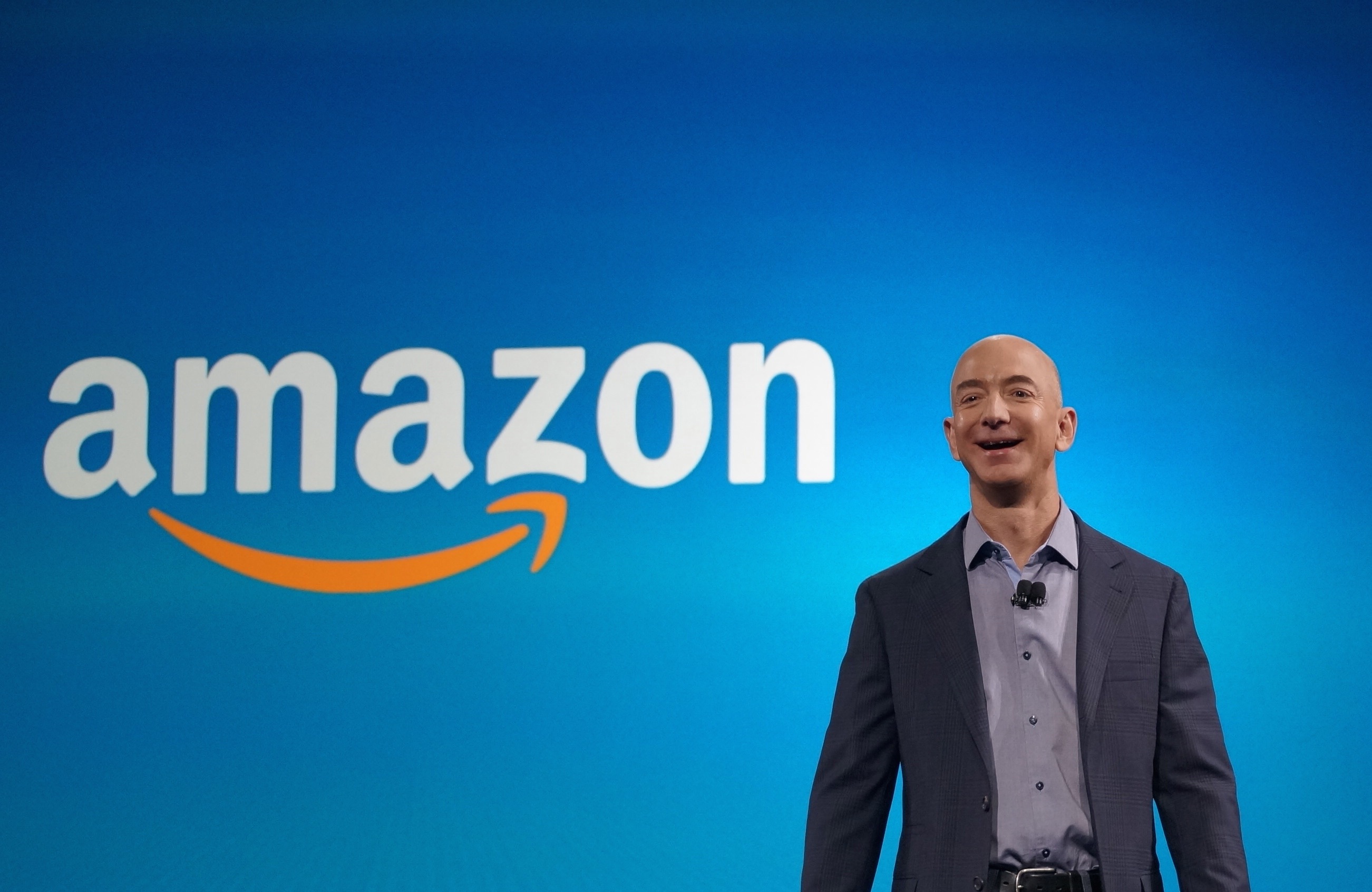 financialounge -  Amazon Jeff Bezos nasdaq netflix Wall Street