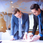 Il coronavirus manda in crisi l’abbigliamento da ufficio