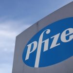 Pfizer: “Vaccino per Omicron in 100 giorni”