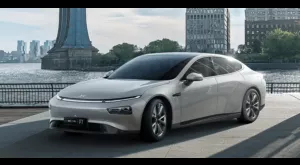 financialounge - auto elettrica ESG Mobilità green smart Tesla Xpeng Motors