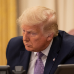 Il piano di Trump: il vaccino AstraZeneca <br /> da annunciare prima delle elezioni