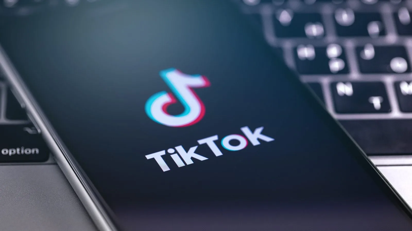 financialounge -  donald Trump Guerra commerciale microsoft TikTok