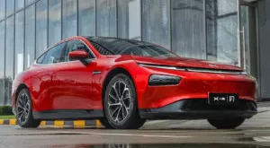 financialounge - auto elettrica smart Tesla Xpeng