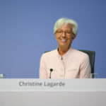 Bce, Lagarde parla di ripresa forte <br/ >per l’Eurozona e spinge l’euro in rialzo