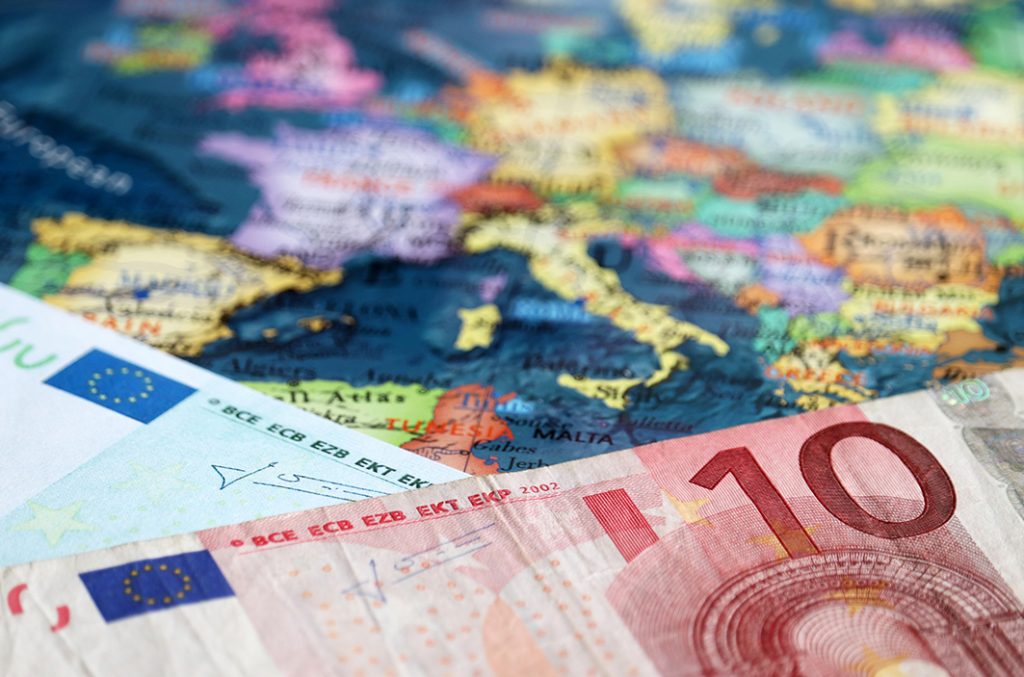 financialounge - AllianceBernstein Andrew Birse mercati Tawhid Ali