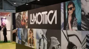 financialounge - EssilorLuxottica facebook Occhiali Ray-Ban smart