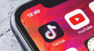 financialounge -  Instagram Shorts smart social TikTok video youtube