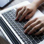 È possibile richiedere il bonus da 500 euro per pc, tablet e internet veloce