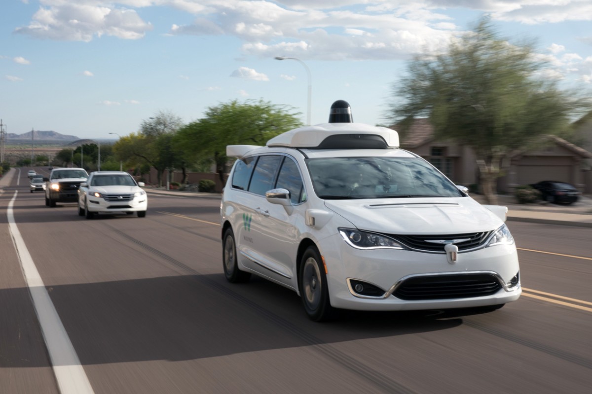 financialounge -  Alphabet guida autonoma mobilità Waymo