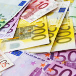 Borse di nuovo in rosso per timori recessione, euro ai minimi sul dollaro da 20 anni